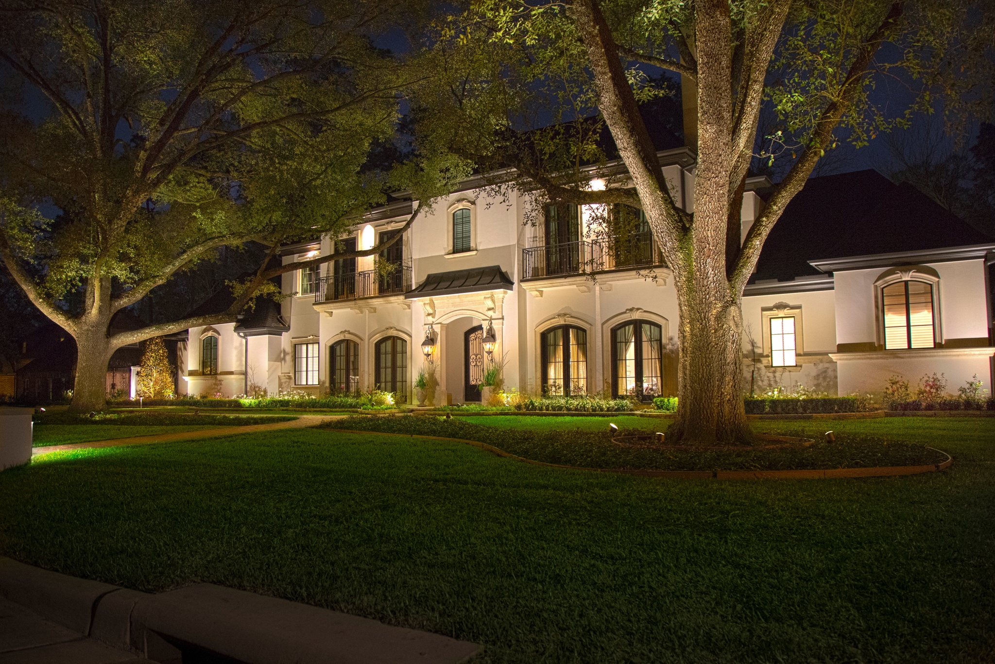 Permanent Outdoor Lighting in Texas: What You Need to Know Before You Decide