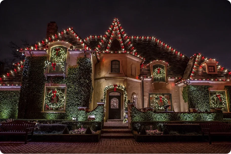 How to Choose a Christmas Light Installation Company