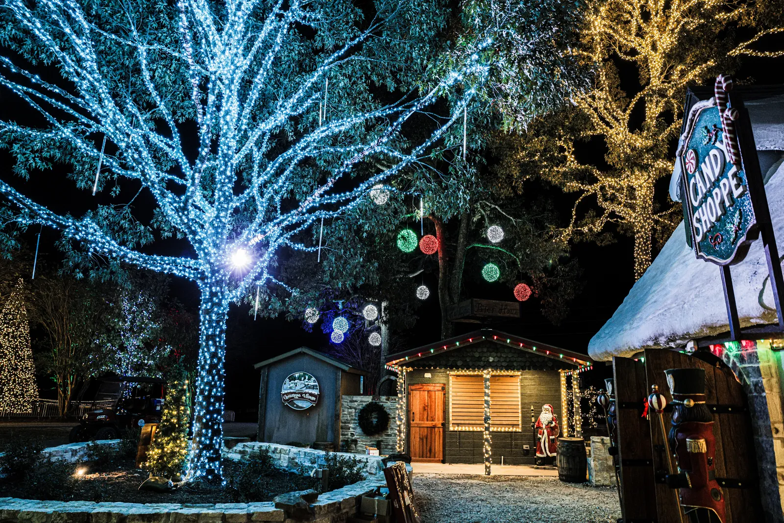 Retail commercial Christmas lighting