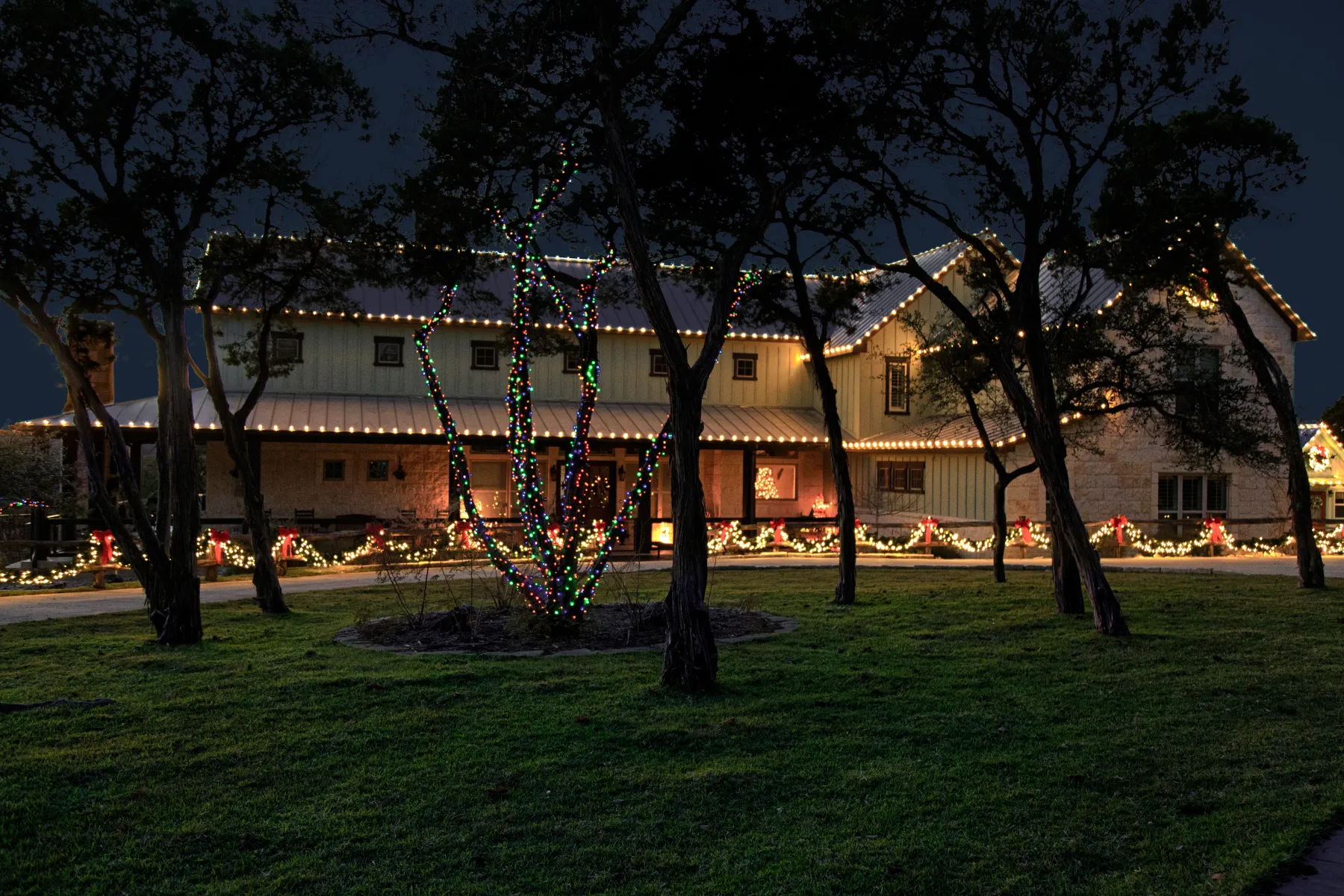 Event barn commercial holiday lighting display