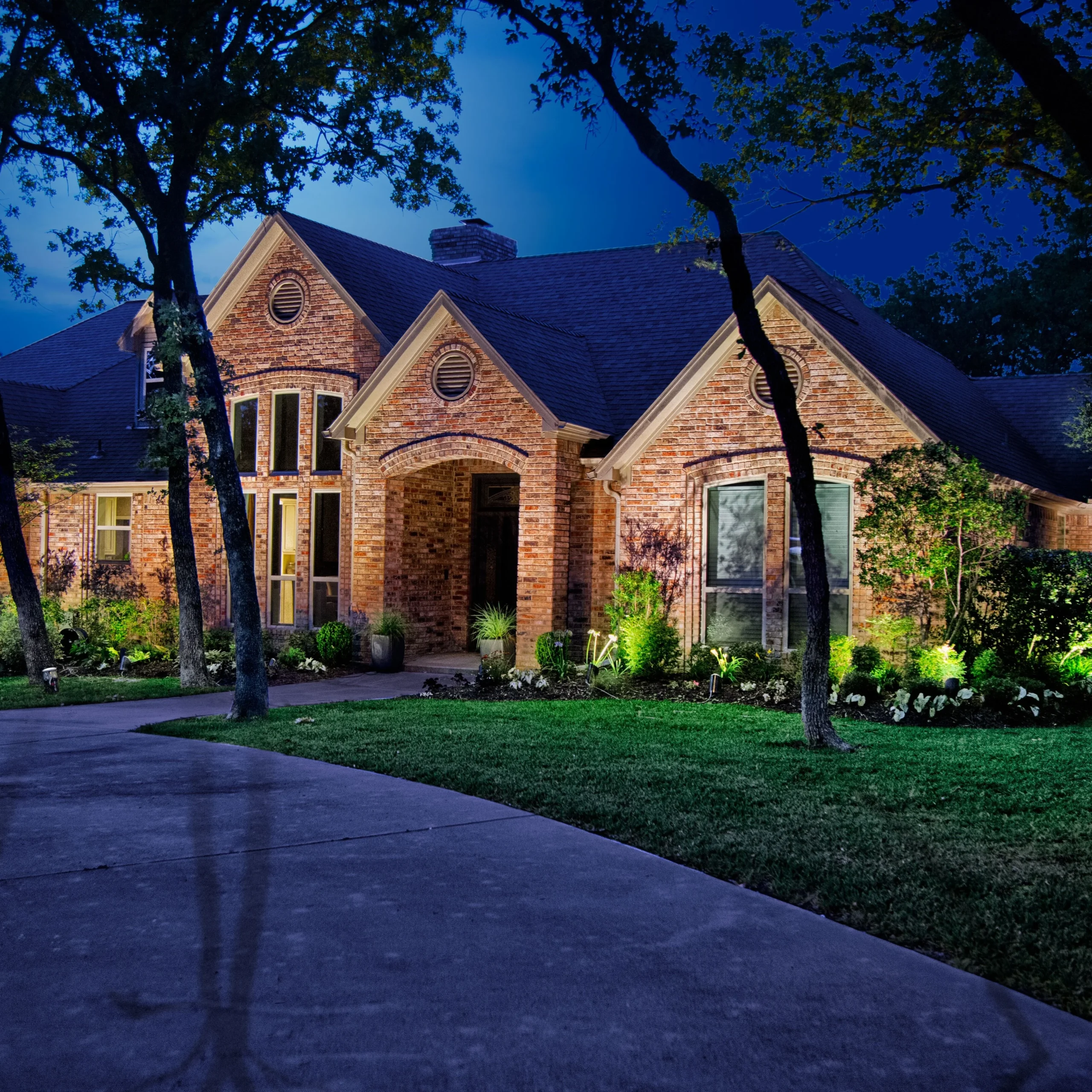 Landscape & Holiday Lighting in Plano — outdoor lighting project by The Perfect Light — photo 4