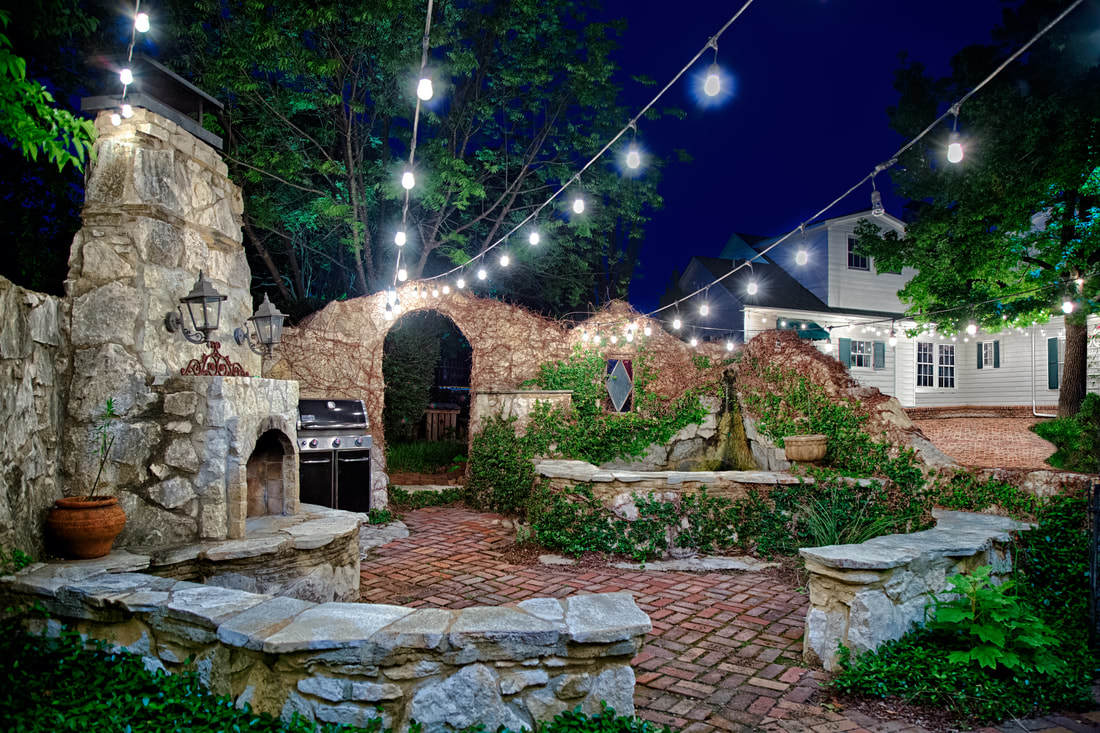 outdoor landscape lighting on texas yard